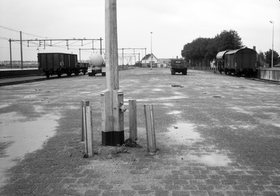 849049 Afbeelding van een stroomaansluiting op de laad- en losplaats van het N.S.-station Harderwijk.